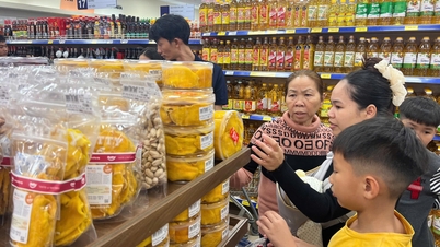 O mercado fica bastante movimentado nos dias que antecedem o Tet (Ano Novo Lunar).