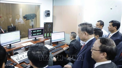 [FOTÓ] Tō Lam főtitkár újévi köszöntést küldött a Vietnami Hang Rádió tisztviselőinek és riportereinek.