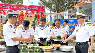 Brigáda 957 uspořádala soutěž v balení banh chungů (tradičních vietnamských rýžových koláčků) u příležitosti lunárního Nového roku koně 2026.