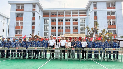 วัฒนธรรมเวียดนามดั้งเดิมปรากฏให้เห็นได้อย่างชัดเจนในการแข่งขันห่อขนมข้าวเหนียวเขียว