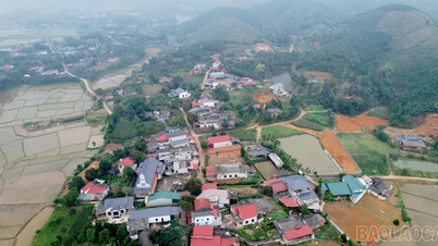A primavera chega a Tan Long, uma nova e modelo vila rural.