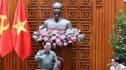 새로운 로 강 다리 건설을 1년 안에 완료하기 위한 노력이 진행 중입니다.