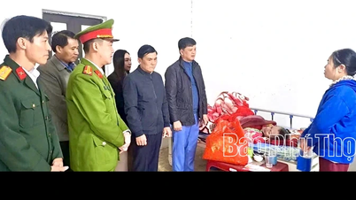 কু ডং কমিউনের ফাদারল্যান্ড ফ্রন্ট দেশপ্রেমিক অনুকরণ আন্দোলনকে প্রচার করছে।
