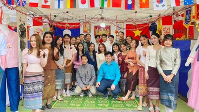 Zahraniční studenti milují vietnamský Tet (lunární Nový rok).