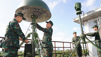 Elektroniska krigföringstrupper i militärregion 9: Firar månnyåret och upprätthåller hög stridsberedskap.