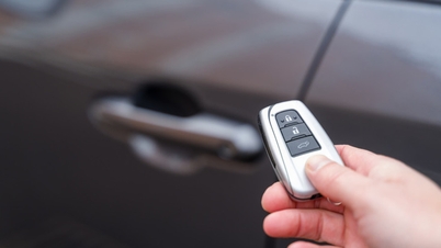 Användbara tips för att starta bilen när batteriet i din smartnyckel är slut.