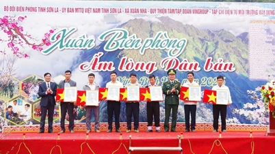Bringing Tet (Lunar New Year) to ethnic minority communities in border regions.
