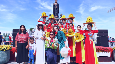 সংস্কৃতি ঘটনাবলীর মাধ্যমে একটি তরঙ্গ প্রভাব এবং বিকাশের উৎস তৈরি করে।