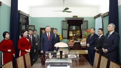 Secretarul general To Lam a oferit tămâie la Citadela Imperială Thang Long și la situl istoric Casa 67.