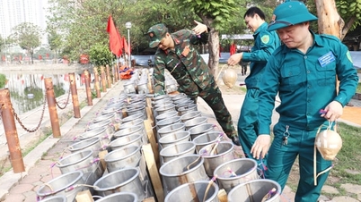 Hanoi: En närbild av fyrverkerierna vid Van Quan-sjön.