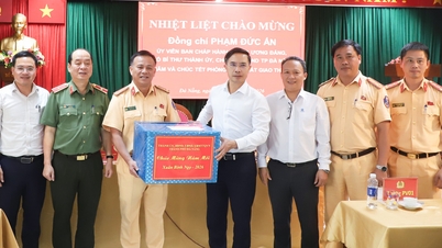 El presidente del Comité Popular de la ciudad de Da Nang, Pham Duc An, visitó y alentó a las unidades en servicio durante las vacaciones del Año Nuevo Lunar de 2026.