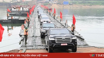 The Prime Minister sent a letter of commendation to the units that "swiftly" completed the pontoon bridge across the Lo River on the morning of the 29th day of the Lunar New Year.