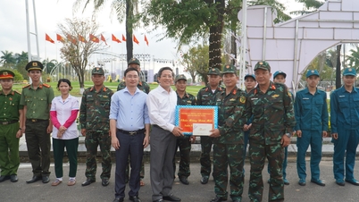 Les autorités municipales de Da Nang encouragent les unités à travailler pendant toute la durée des vacances du Nouvel An lunaire de l'année du Cheval.