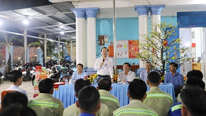 Phó Bí thư Tỉnh ủy, Chủ tịch UBND tỉnh Trần Trí Quang thăm, chúc Tết, tặng quà Công ty CP Công trình Công cộng Vĩnh Long