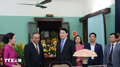 Chủ tịch nước dâng hương tưởng niệm Chủ tịch Hồ Chí Minh tại Nhà 67 và Bắc Bộ phủ