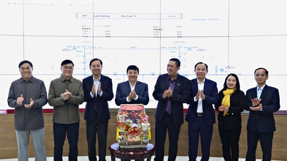 Bí thư Tỉnh ủy Lâm Đồng Y Thanh Hà Niê Kđăm thăm, động viên các đơn vị trực đêm giao thừa
