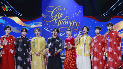 The song "Ma Dao Thanh Cong" (Success on Horseback) made a strong impression in the program "Wind and Love Blow Across My Country".