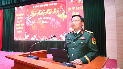 Das Provinzmilitärkommando von Quang Ninh organisierte für seine Soldaten eine Silvesterfeier, um das Jahr des Pferdes 2026 zu begrüßen.