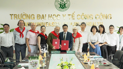 De 25-jarige ontwikkelingsreis van de Universiteit voor Volksgezondheid en het beroep van volksgezondheidsdeskundige in Vietnam.