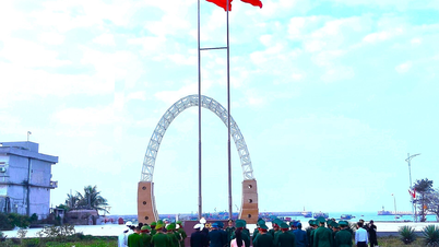 बाच लॉन्ग वी द्वीप पर पवित्र ध्वजारोहण समारोह