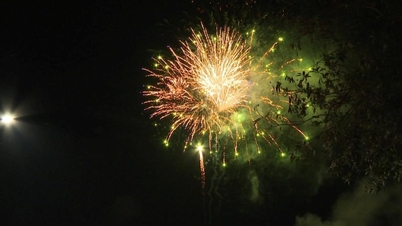 Uma noite espetacular de arte e fogos de artifício para dar as boas-vindas ao ano novo em Gia Nghia.