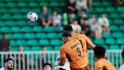 V.League: De smetjes op het miljardenfestijn.