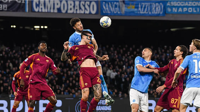 Malen shines, Roma forces Napoli to share the points at home.
