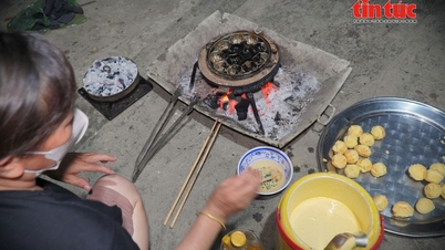 People from Quang Nam province living in Dak Lak preserve the custom of making banh thuan (a type of Vietnamese rice cake) every spring.