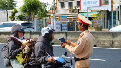 Ca Mau: Tomando medidas enérgicas contra las infracciones por conducir ebrio para garantizar que la gente disfrute de un Año Nuevo Lunar seguro.