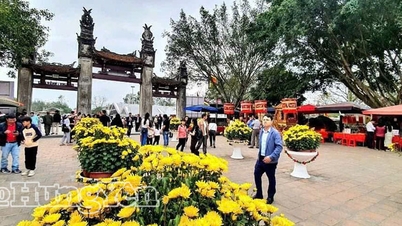 ដំណើរកម្សាន្តនិទាឃរដូវទៅកាន់វត្ត Tran ក្នុងខេត្ត Hung Yen