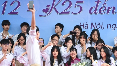 Hartelijke groeten voor de klassenreünie aan het begin van Tet 2026, ter herdenking van onze schooltijd.