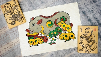 Seeing paintings means seeing Tet (Vietnamese New Year).