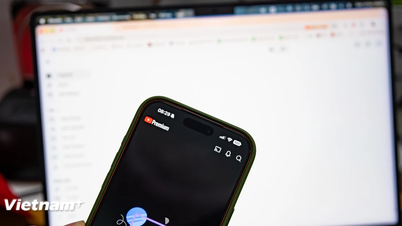 The YouTube homepage was unexpectedly blank, with no videos displayed on the second day of the Lunar New Year.