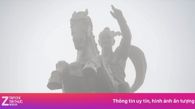 La estatua de San Giong está envuelta en la bruma matinal de principios de año.