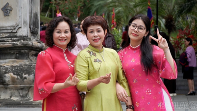 Az Ao Dai szépsége tavasszal.