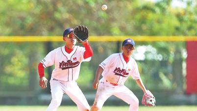 A baseball a felemelkedésre törekszik