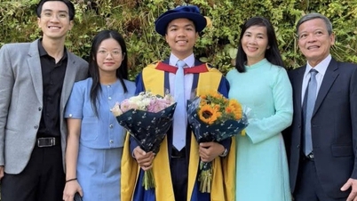 25-year-old PhD shines in the land of fog.