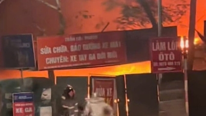 Hanoi: Bengkel sepeda motor terbakar di tengah malam.