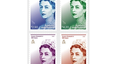 ニュージーランド郵便局は、英国女王エリザベス2世の生誕100周年を祝う記念切手セットを発行した。