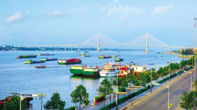 নদী সর্বদা গতিশীল।