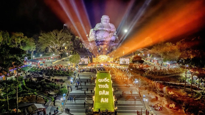 "মেকং ডেল্টার ছাদে" হাজার হাজার মানুষ ভিড় জমায়।