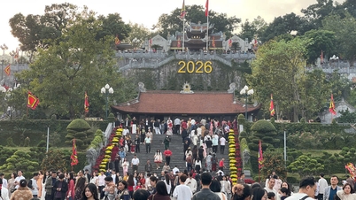 Turistický průmysl v Quang Ninh dostává od začátku Roku koně 2026 pozitivní signály.