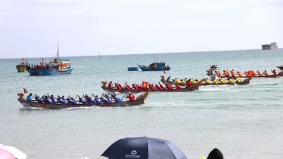 Khanh Hoa: Lively Dragon Boat Racing Festival at the beginning of the Year of the Horse (2016)