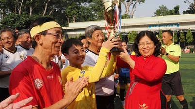 Solidarité sur le terrain : quand le football amateur à Hô Chi Minh-Ville répand l'amour.