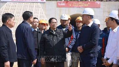 Le Premier ministre Pham Minh Chinh inspecte des projets de transport clés dans les provinces de Lang Son et de Cao Bang.