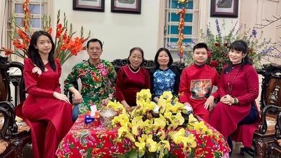 Tet Vietnam 2026: Kenangan dan teknologi bersama-sama menceritakan kisah reuni keluarga.