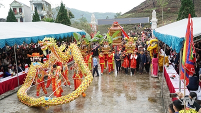 Festival Gunung Van - Gunung Vo yang ramai