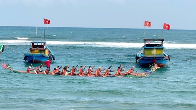 Le claquement rythmé des rames annonce l'arrivée du printemps dans le village de pêcheurs de Phuoc Thien 1.