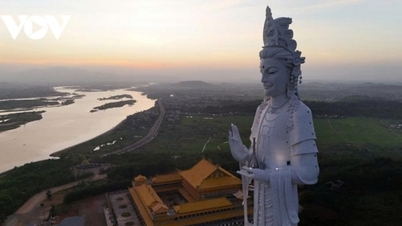 Quang Ngai: Látogasson el a Minh Duc pagodához és Délkelet-Ázsia legmagasabb Buddha-szobrához.