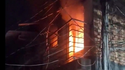 Kebakaran rumah terjadi pada malam hari di Kota Ho Chi Minh.